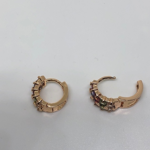 Earrings gold multi color crystal hoop earrings - Picture 6 of 6